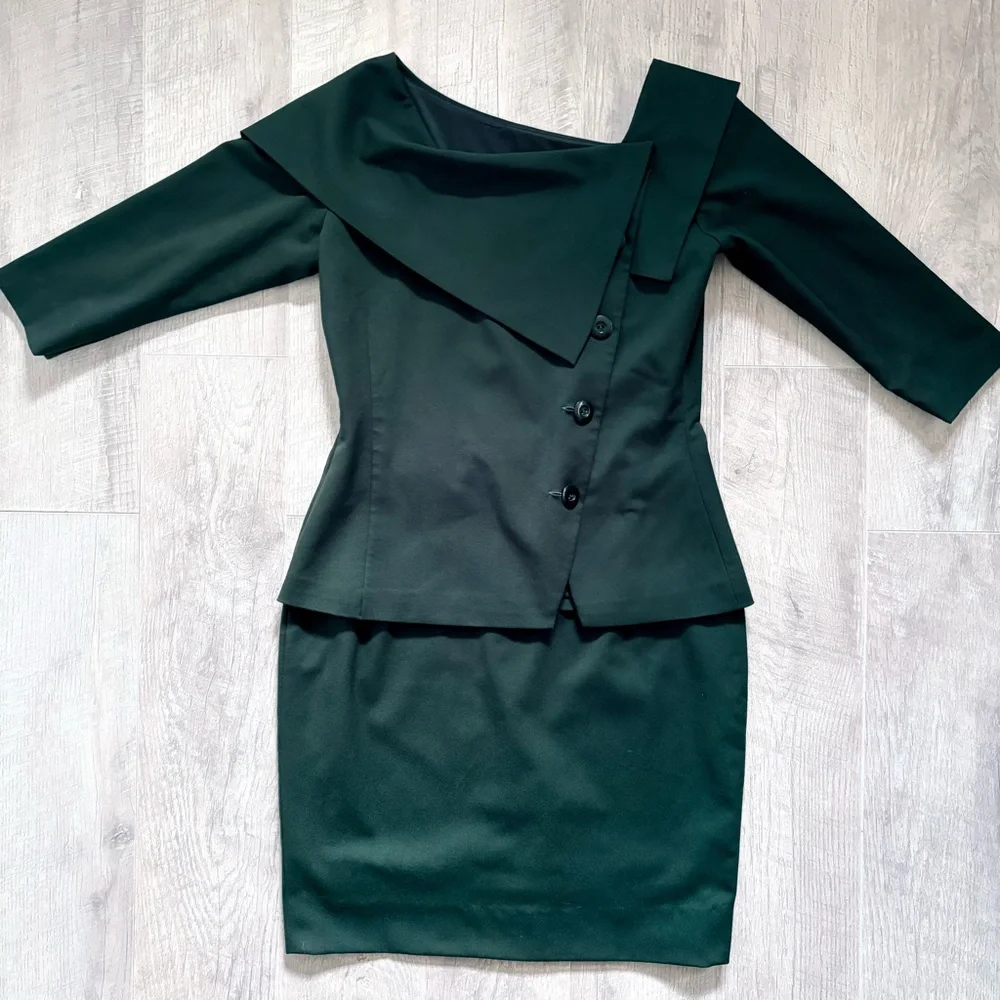 bespoke skirt suit 🏙️